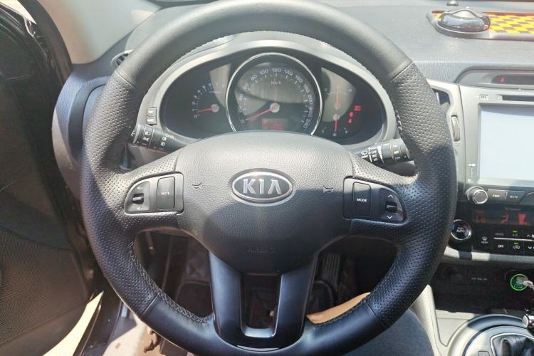 Used Kia Sportage R 2014 2.0L Automatic Two-Wheel Drive GLS Trim Steering Wheel