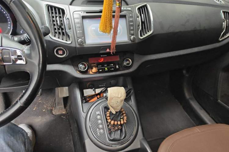 Used Kia Sportage R 2014 2.0L Automatic Two-Wheel Drive GLS Trim Audio And AC Panel