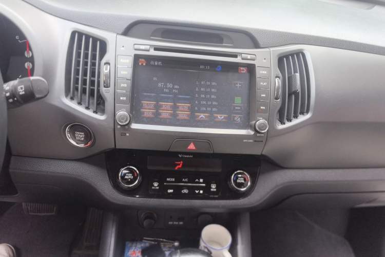 Used Kia Sportage R 2014 2.0L Automatic Two-Wheel Drive GLS Trim Audio And AC Panel