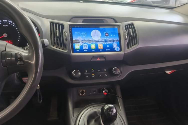 Used Kia Sportage R 2014 2.0L Manual Two-Wheel Drive GL Trim Audio And AC Panel