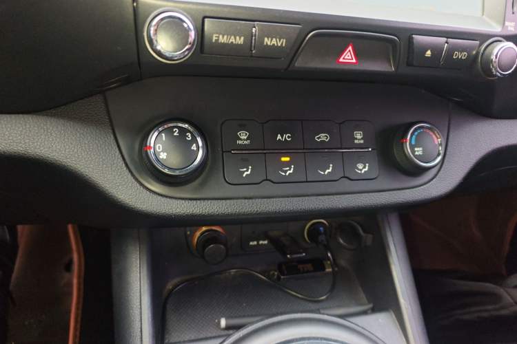 Used Kia Sportage R 2014 2.0L Automatic Two-Wheel Drive GL Audio And AC Panel