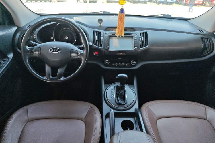 Used Kia Sportage R 2014 2.0L Automatic Two-Wheel Drive GLS Trim Center Console