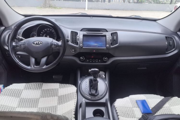 Used Kia Sportage R 2014 2.0L Automatic Two-Wheel Drive GLS Trim Center Console