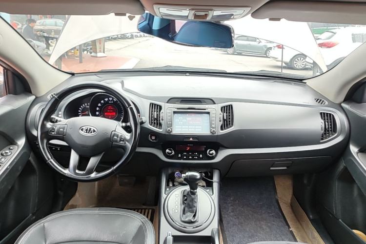 Used Kia Sportage R 2014 2.0L Automatic Two-Wheel Drive Premium Special Center Console