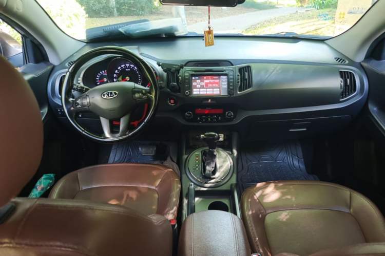 Used Kia Sportage R 2014 2.0L Automatic Two-Wheel Drive Premium Trim Center Console