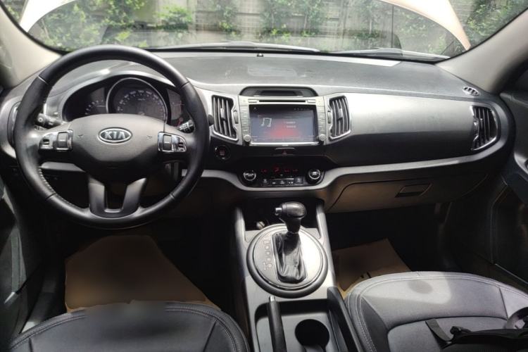 Used Kia Sportage R 2014 2.0L Automatic Two-Wheel Drive DLX Center Console