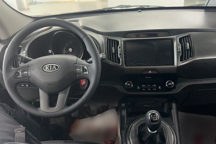 Used Kia Sportage R 2014 2.0L Manual Two-Wheel-Drive GLS Center Console