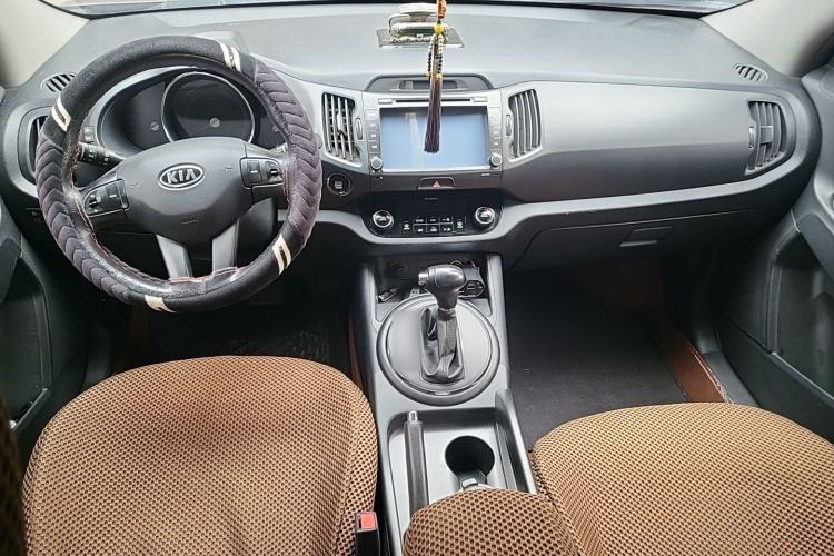 Used Kia Sportage R 2014 2.0L Automatic Two-Wheel Drive GLS Trim Center Console