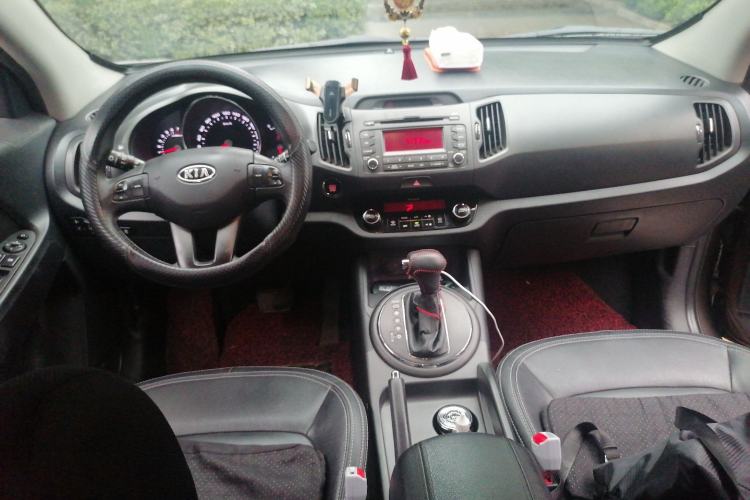 Used Kia Sportage R 2014 2.0L Automatic 4x4 GLS Center Console