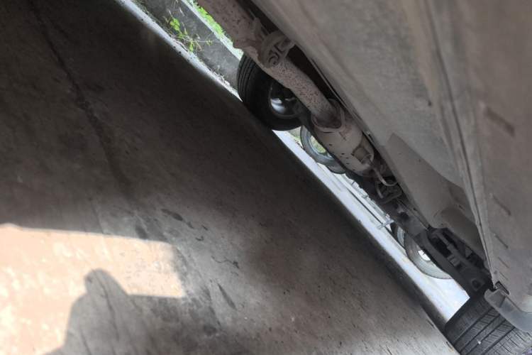 Used Kia Sportage R 2014 2.0L Automatic Two-Wheel Drive GLS Trim Chassis Rear Right