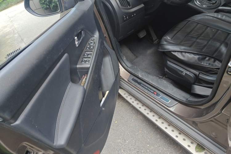 Used Kia Sportage R 2014 2.0L Automatic Two-Wheel Drive DLX Driver Seat