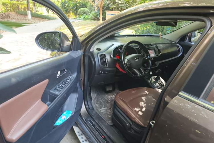 Used Kia Sportage R 2014 2.0L Automatic Two-Wheel Drive Premium Trim Driver Seat