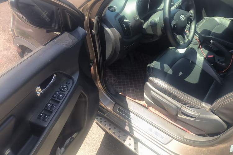 Used Kia Sportage R 2014 2.0L Automatic Two-Wheel Drive DLX Driver Seat