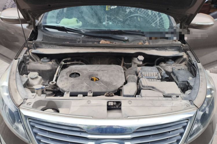 Used Kia Sportage R 2014 2.0L Manual Two-Wheel-Drive GLS Engine Bay