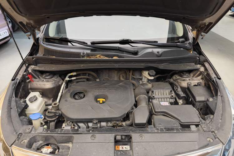 Used Kia Sportage R 2014 2.0L Manual Two-Wheel-Drive GLS Engine Bay