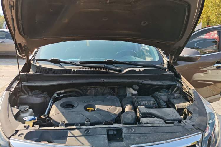Used Kia Sportage R 2014 2.0L Automatic 4x4 GLS Engine Bay