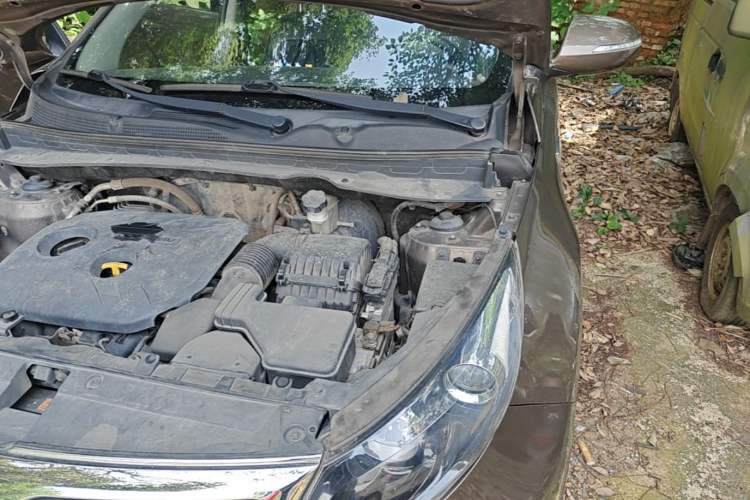 Used Kia Sportage R 2014 2.0L Automatic Two-Wheel Drive DLX Engine Bay Left