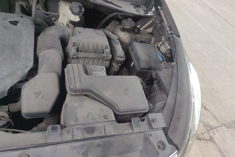 Used Kia Sportage R 2014 2.0L Automatic Two-Wheel Drive DLX Engine Bay Left