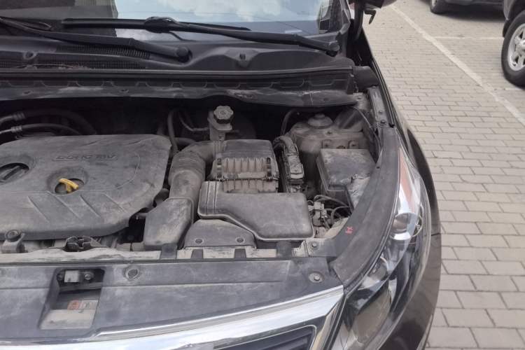 Used Kia Sportage R 2014 2.0L Automatic Two-Wheel Drive GLS Trim Engine Bay Left