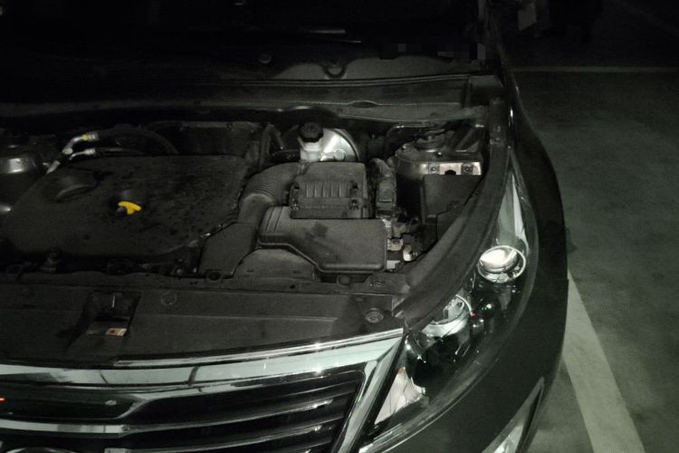 Used Kia Sportage R 2014 2.0L Automatic Two-Wheel Drive DLX Engine Bay Left