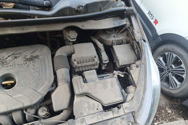 Used Kia Sportage R 2014 2.0L Automatic Two-Wheel Drive DLX Engine Bay Left