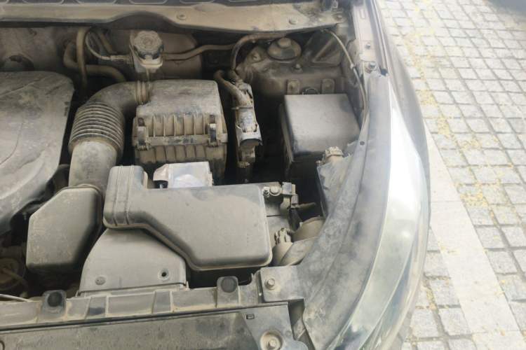 Used Kia Sportage R 2014 2.0L Manual Two-Wheel-Drive GLS Engine Bay Left