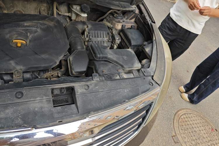 Used Kia Sportage R 2014 2.0L Automatic Two-Wheel Drive DLX Engine Bay Left