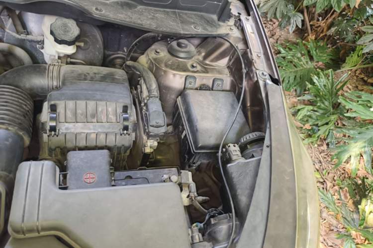 Used Kia Sportage R 2014 2.0L Automatic Two-Wheel Drive Premium Trim Engine Bay Left