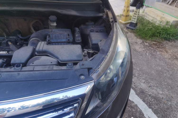 Used Kia Sportage R 2014 2.0L Automatic Two-Wheel Drive GLS Trim Engine Bay Left