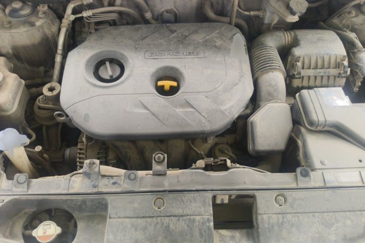 Used Kia Sportage R 2014 2.0L Manual Two-Wheel-Drive GLS Engine Bay