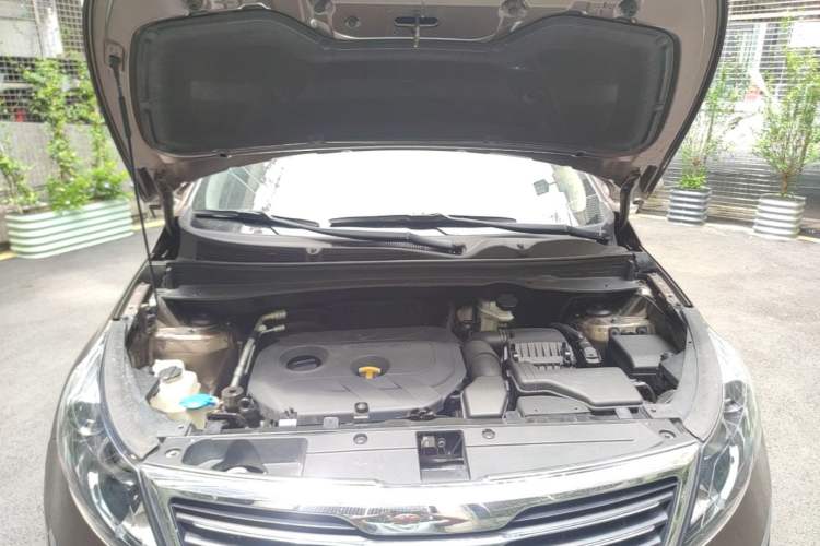 Used Kia Sportage R 2014 2.0L Automatic Two-Wheel Drive DLX Engine Bay