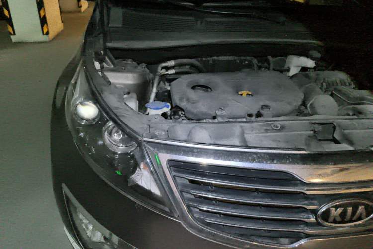 Used Kia Sportage R 2014 2.0L Automatic Two-Wheel Drive DLX Engine Bay Right