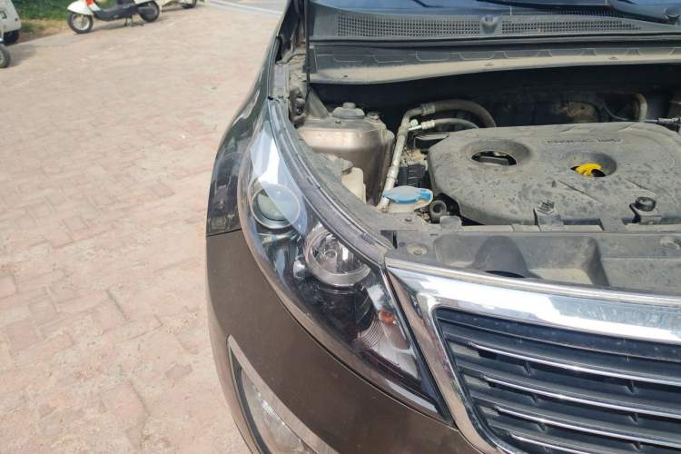 Used Kia Sportage R 2014 2.0L Automatic Two-Wheel Drive DLX Engine Bay Right