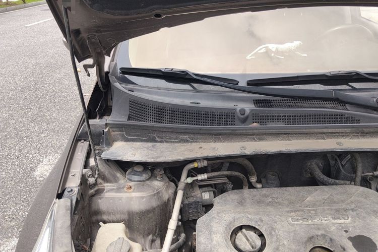 Used Kia Sportage R 2014 2.0L Automatic Two-Wheel Drive GLS Trim Engine Bay Right