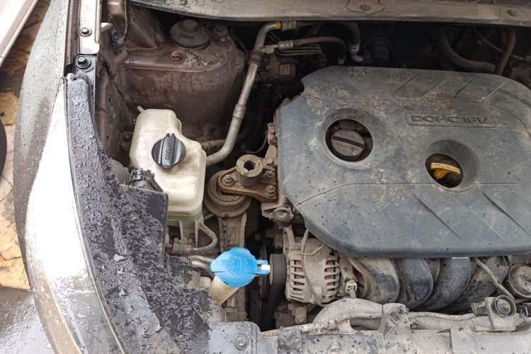 Used Kia Sportage R 2014 2.0L Automatic Two-Wheel Drive GLS Trim Engine Bay Right