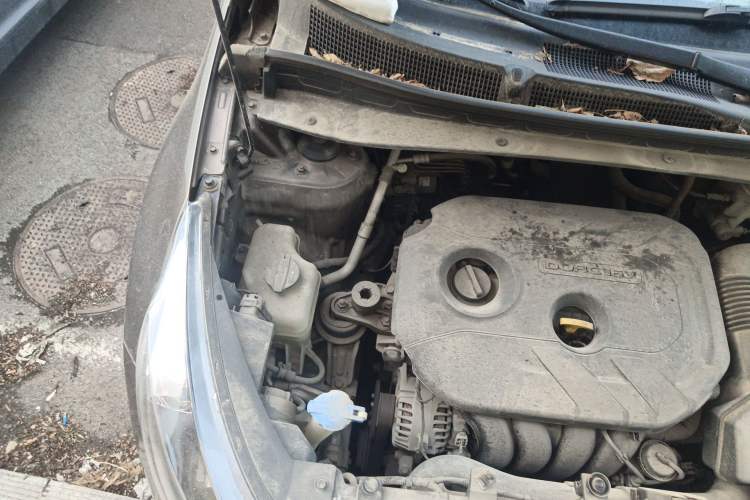 Used Kia Sportage R 2014 2.0L Automatic Two-Wheel Drive DLX Engine Bay Right