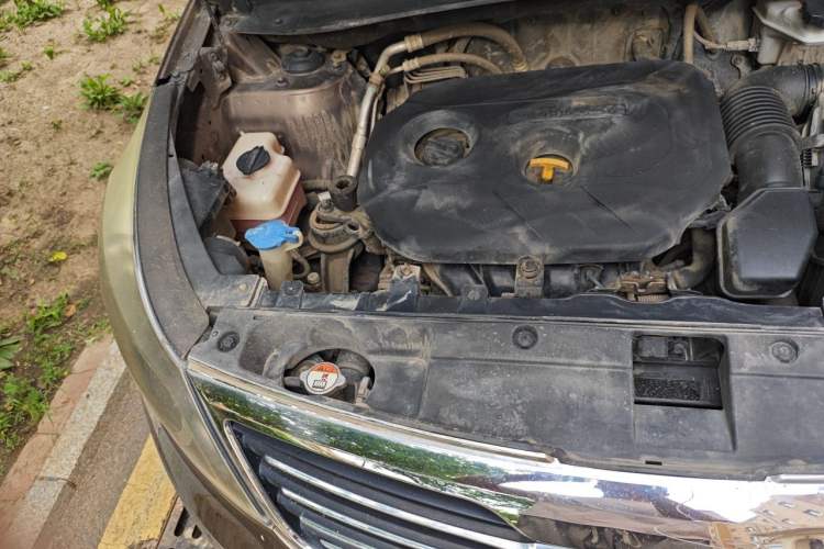 Used Kia Sportage R 2014 2.0L Automatic Two-Wheel Drive DLX Engine Bay Right