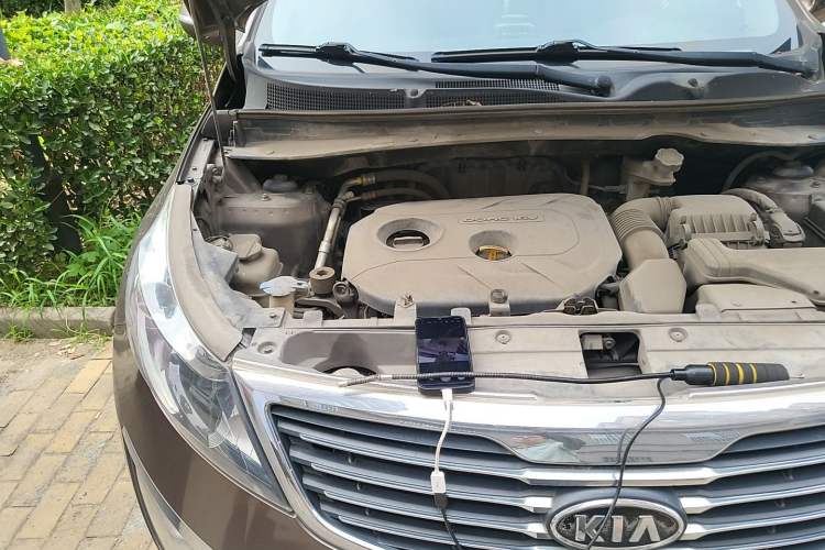 Used Kia Sportage R 2014 2.0L Automatic Two-Wheel Drive GLS Trim Engine Bay Right