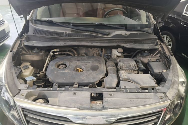 Used Kia Sportage R 2014 2.0L Manual Two-Wheel Drive GL Trim Engine Bay