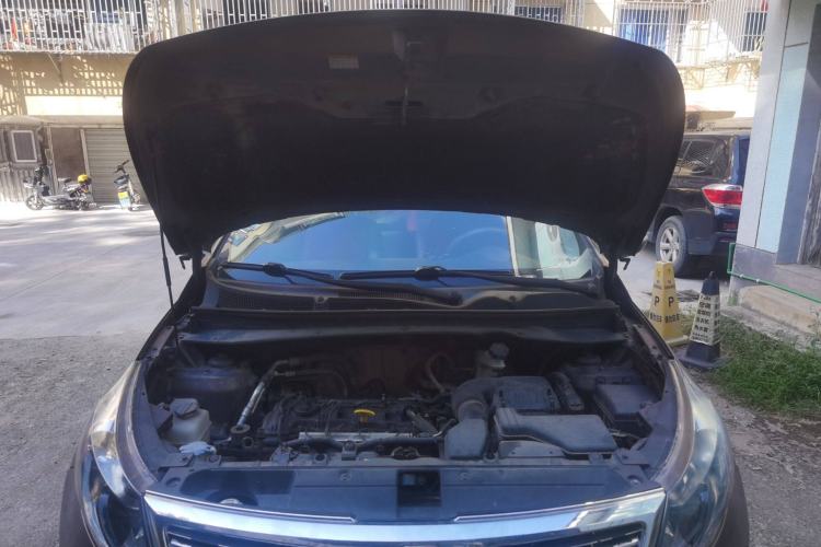 Used Kia Sportage R 2014 2.0L Automatic Two-Wheel Drive GLS Trim Engine Bay