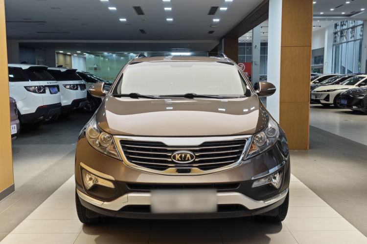 Used Kia Sportage R 2014 2.0L Manual Two-Wheel-Drive GLS Exterior 10
