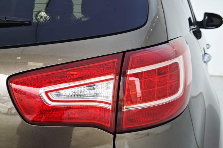 Used Kia Sportage R 2014 2.0L Automatic Two-Wheel Drive Premium Special Exterior 10