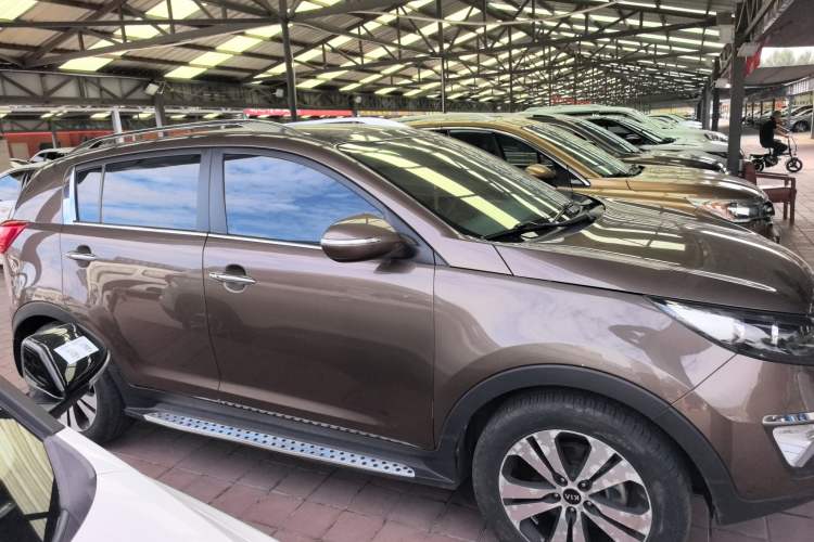 Used Kia Sportage R 2014 2.0L Automatic 4x4 GLS Exterior 2