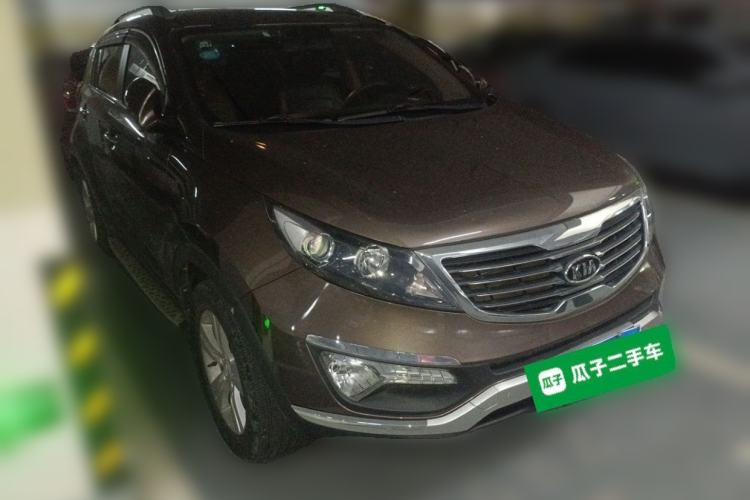 Used Kia Sportage R 2014 2.0L Manual Two-Wheel-Drive GLS Exterior 2