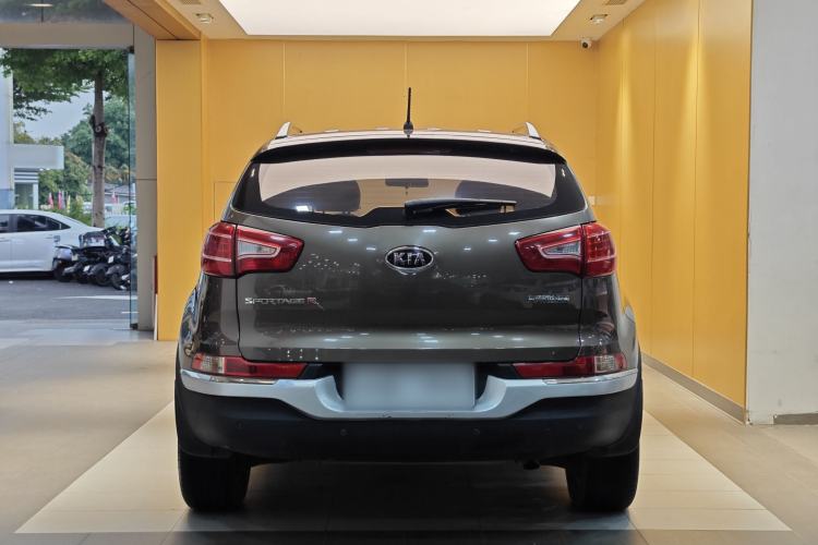 Used Kia Sportage R 2014 2.0L Manual Two-Wheel-Drive GLS Exterior 3