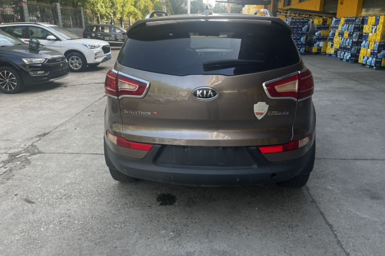 Used Kia Sportage R 2014 2.0L Automatic Two-Wheel Drive DLX Exterior 4