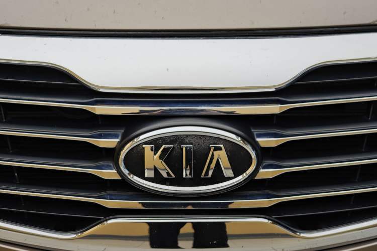 Used Kia Sportage R 2014 2.0L Manual Two-Wheel-Drive GLS Exterior 9