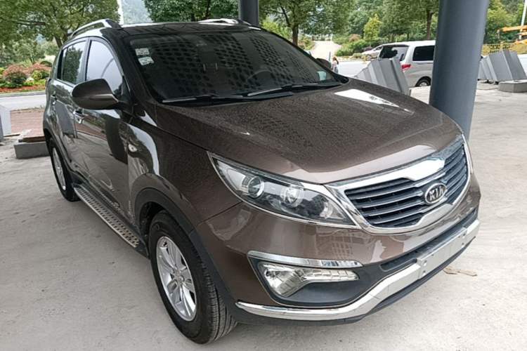 Used Kia Sportage R 2014 2.0L Automatic Two-Wheel Drive GL Front Right 45 Deg
