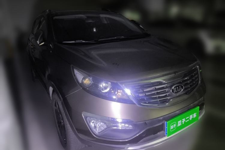 Used Kia Sportage R 2014 2.0L Automatic Two-Wheel Drive DLX Front Right 45 Deg
