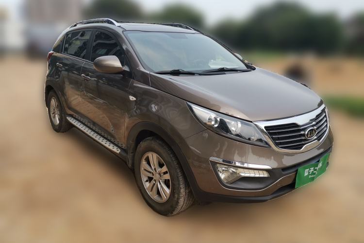 Used Kia Sportage R 2014 2.0L Automatic Two-Wheel Drive GL Front Right 45 Deg